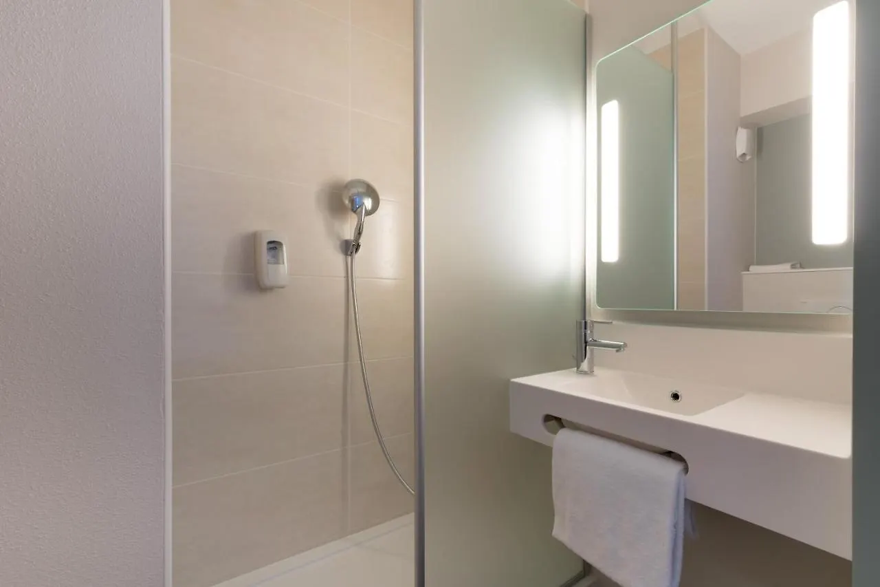 **  B&B Hotel Marseille La Valentine St Menet France